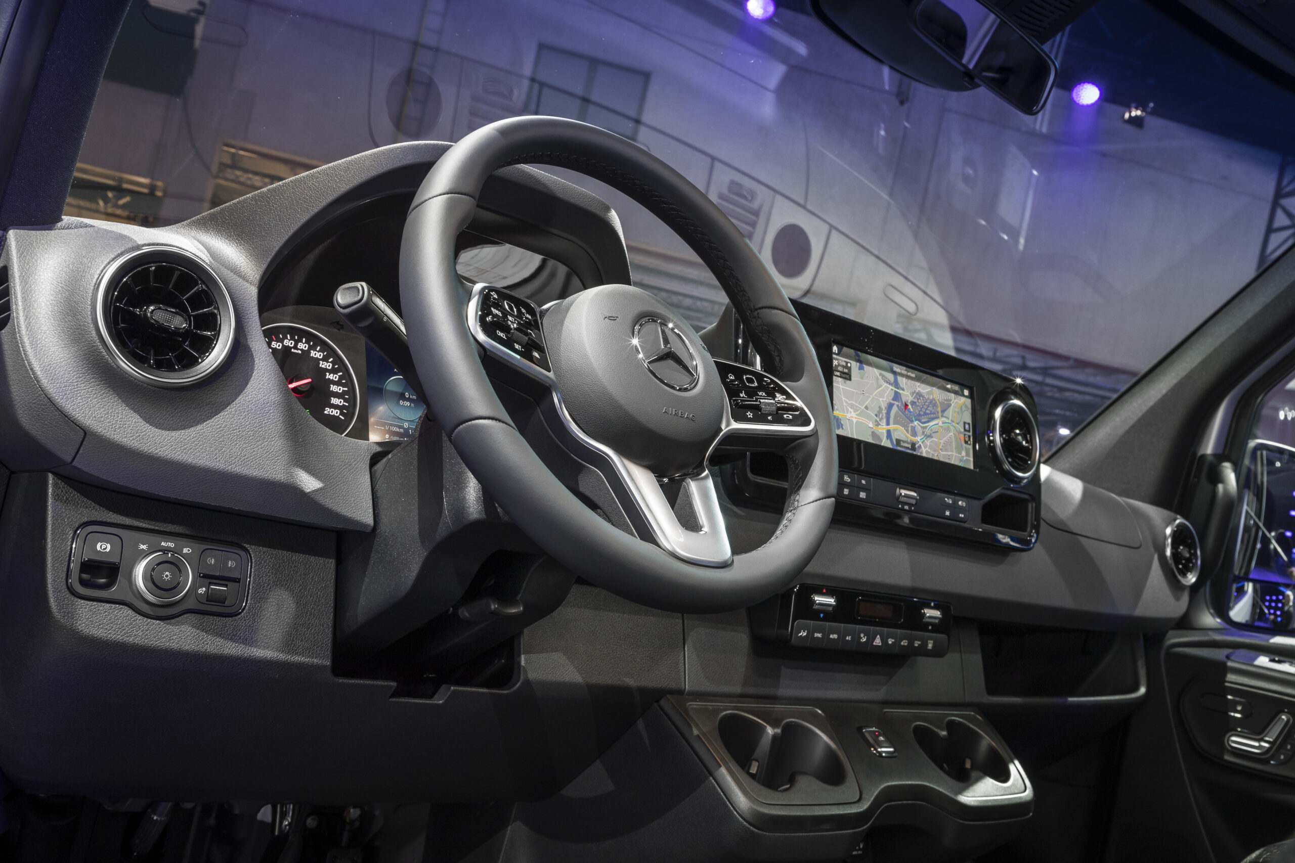 Sprinter User Benz launches intelligent new Sprinter | News