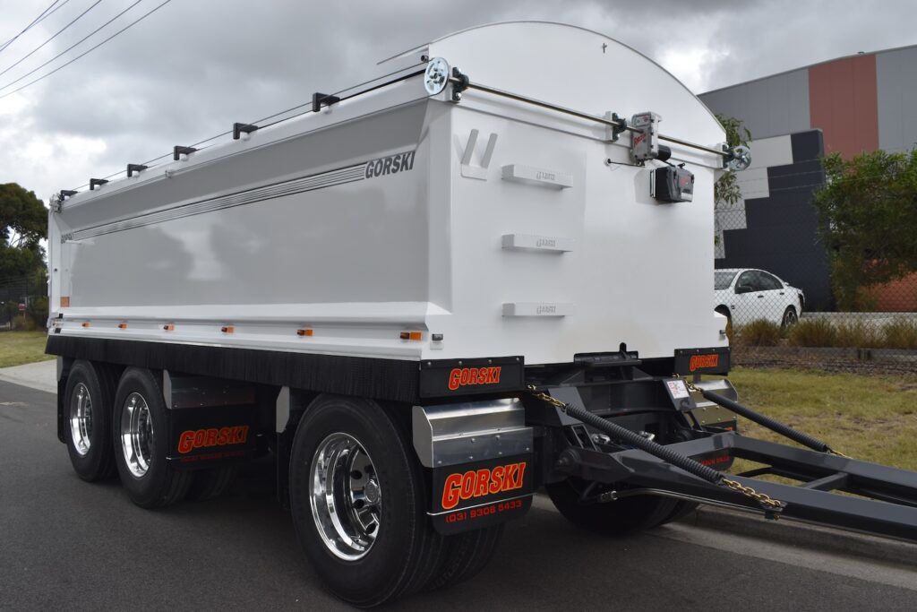 Lorry Hub Razer Razor International – truckie’s best friend